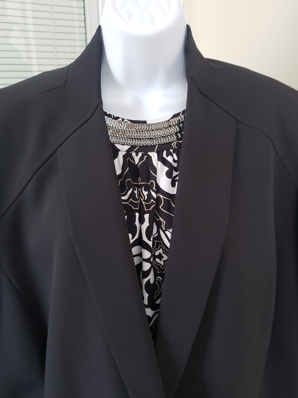 Alfani Beaded Neck Black and White Sleeveless Women's Top, 3X - Picture 2 of 15